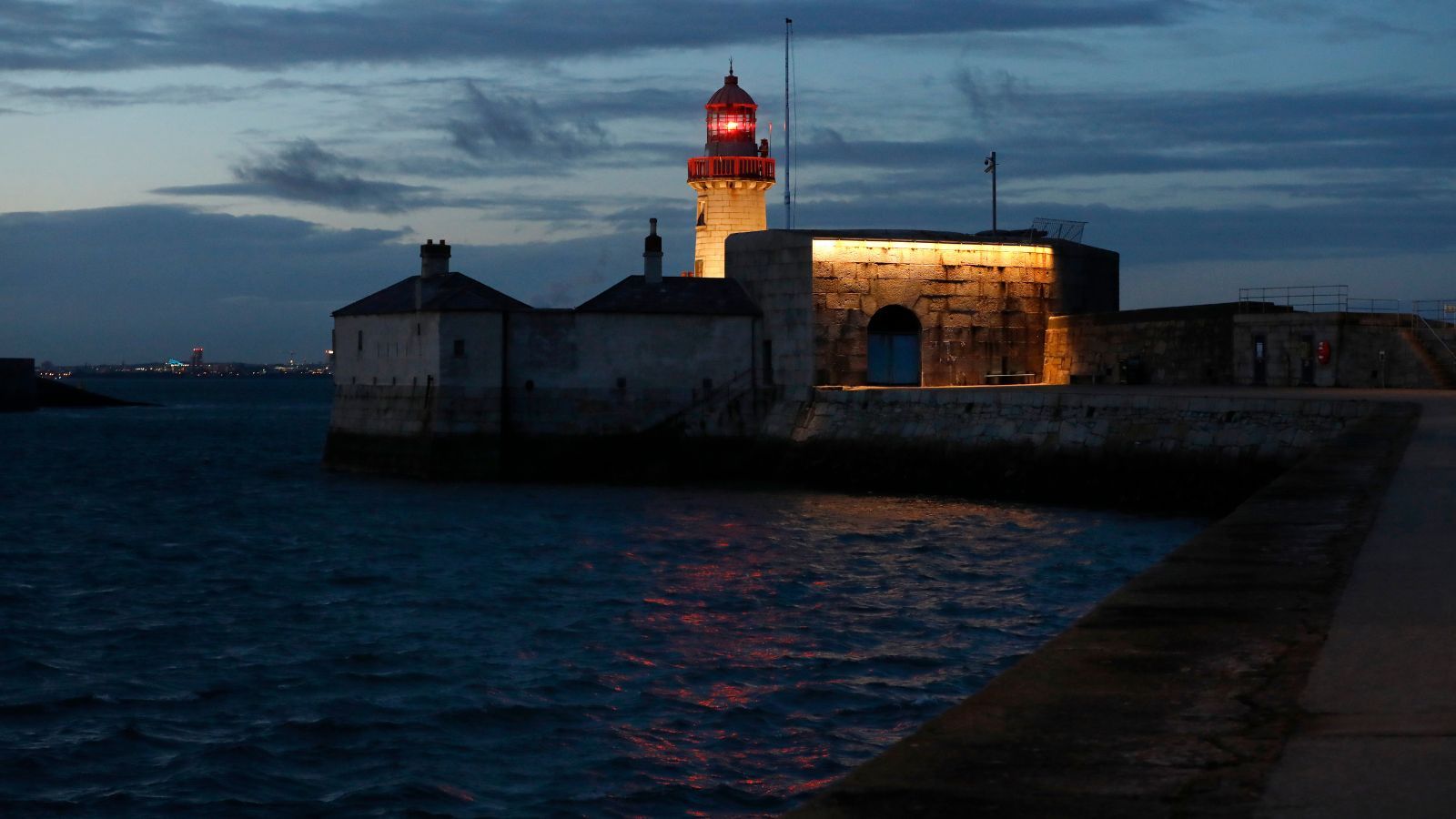 Home Winter Banner 3