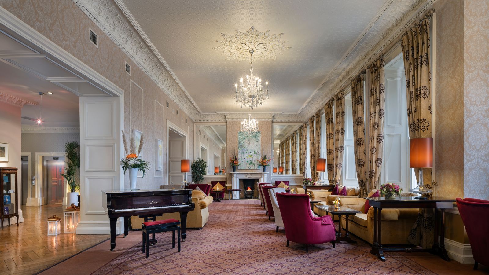 Bay Lounge 1
