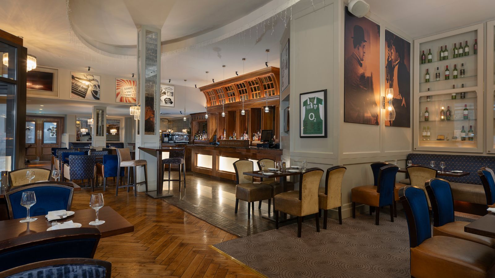 Hardy's Bar 2